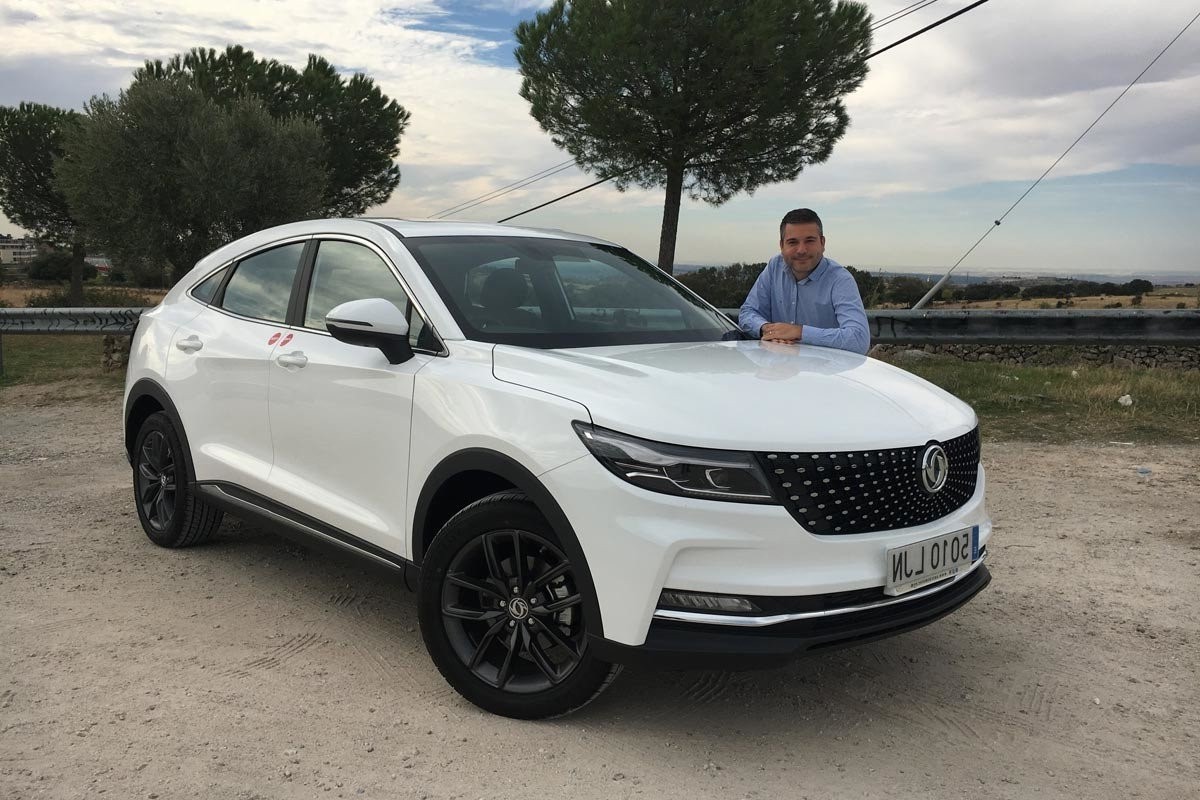 Land rover range rover velar con 10111 quilómetros de 2021 de segunda mano en malaga